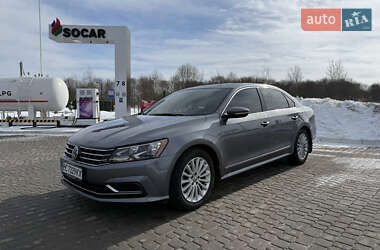 Седан Volkswagen Passat 2016 в Львове