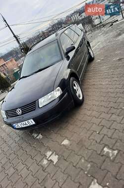 Універсал Volkswagen Passat 1998 в Чернівцях