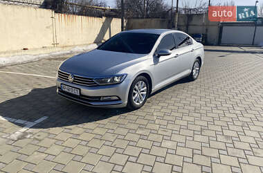 Седан Volkswagen Passat 2016 в Запоріжжі