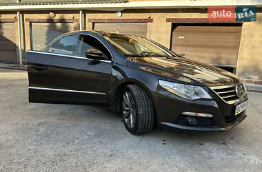 Седан Volkswagen Passat 2010 в Львові