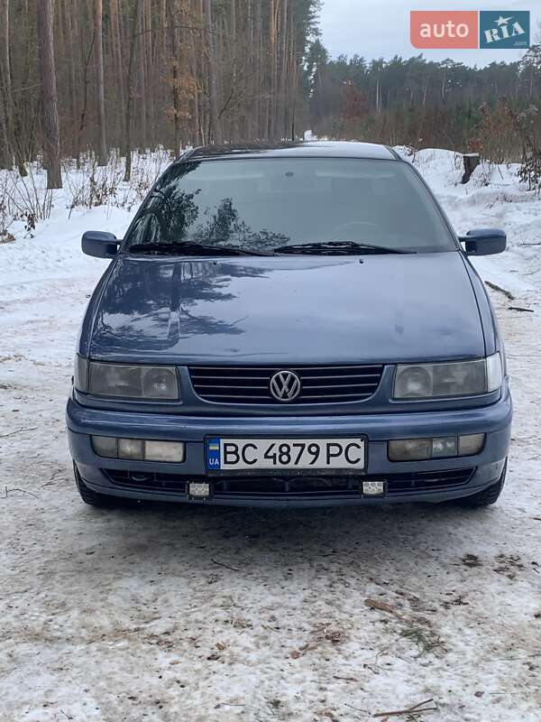 Седан Volkswagen Passat 1996 в Кременце