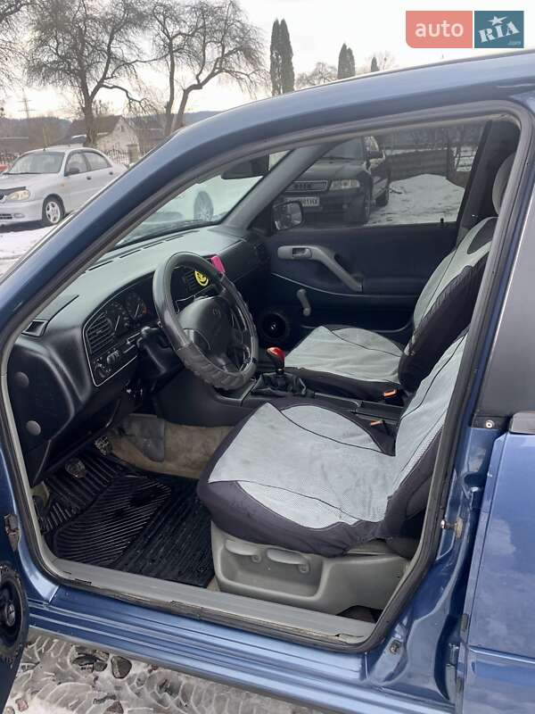 Седан Volkswagen Passat 1996 в Кременце