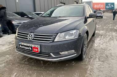 Універсал Volkswagen Passat 2011 в Львові