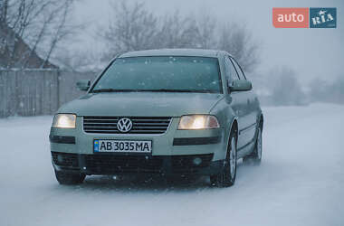 Седан Volkswagen Passat 2003 в Тростянце