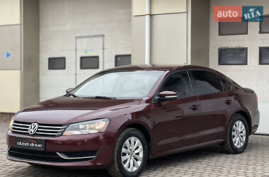 Седан Volkswagen Passat 2013 в Николаеве