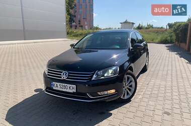Седан Volkswagen Passat 2014 в Киеве