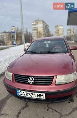 Седан Volkswagen Passat 2000 в Черкасах