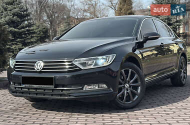 Седан Volkswagen Passat 2015 в Дніпрі
