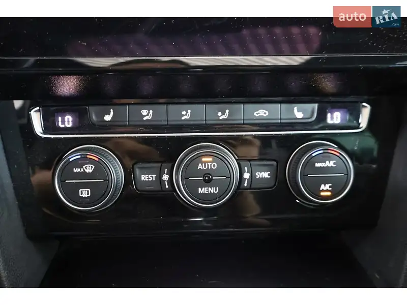Volkswagen Passat 2017 VIN WVWZZZ3CZJE071620 фото оголошення 16 з 57
