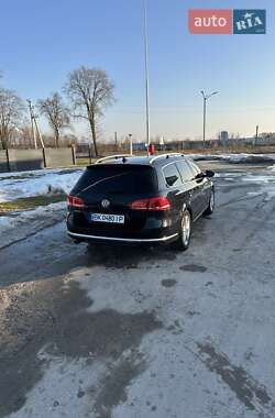 Универсал Volkswagen Passat 2011 в Ровно
