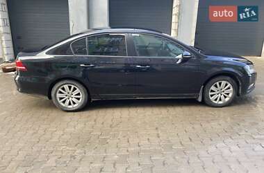 Седан Volkswagen Passat 2012 в Тернополі