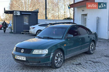 Седан Volkswagen Passat 1998 в Ровно