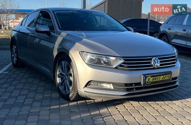 Седан Volkswagen Passat 2015 в Мукачевому