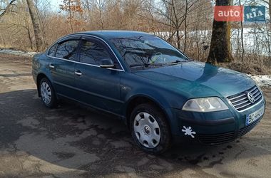 Седан Volkswagen Passat 2001 в Голобах