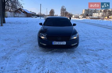 Седан Volkswagen Passat 2013 в Ромнах