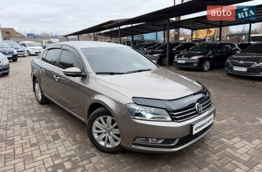 Седан Volkswagen Passat 2011 в Кривом Роге