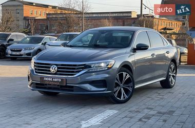 Седан Volkswagen Passat 2021 в Львове