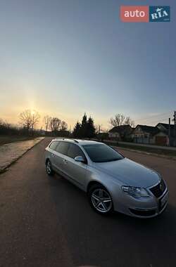 Универсал Volkswagen Passat 2005 в Хусте