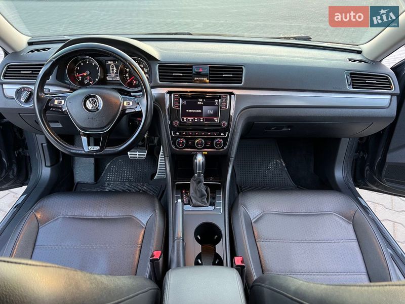 Седан Volkswagen Passat 2018 в Тернополе