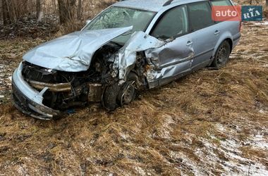 Універсал Volkswagen Passat 1999 в Долині