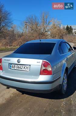 Седан Volkswagen Passat 2004 в Баре