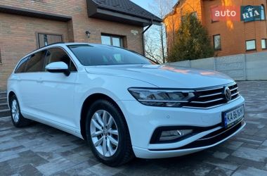 Універсал Volkswagen Passat 2019 в Житомирі