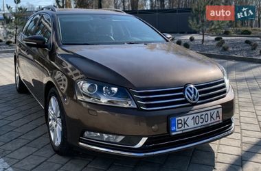 Универсал Volkswagen Passat 2011 в Ровно