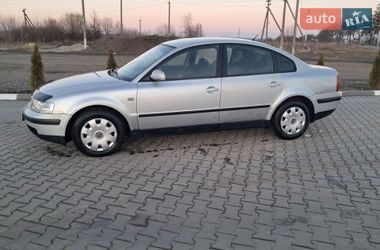 Универсал Volkswagen Passat 1997 в Снятине