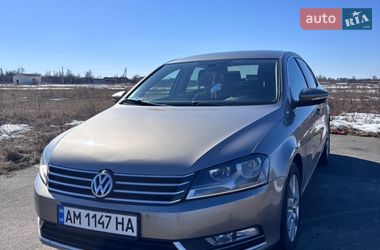 Седан Volkswagen Passat 2013 в Житомире