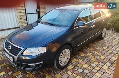 Універсал Volkswagen Passat 2006 в Запоріжжі