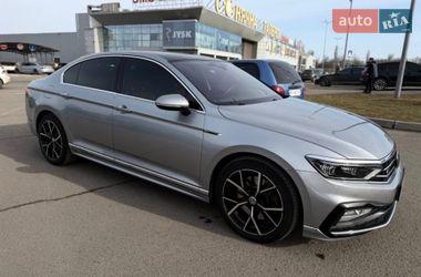 Седан Volkswagen Passat 2020 в Кривом Роге