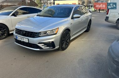 Седан Volkswagen Passat 2016 в Києві