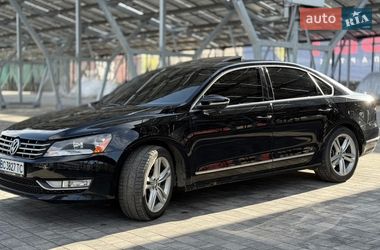 Седан Volkswagen Passat 2012 в Львове