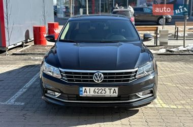 Седан Volkswagen Passat 2016 в Києві