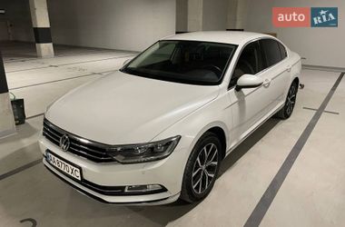 Седан Volkswagen Passat 2019 в Киеве
