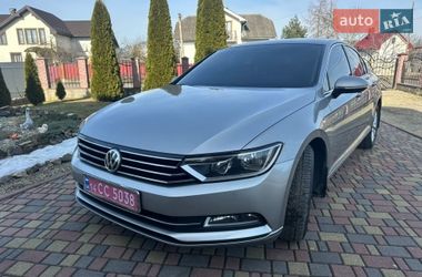 Седан Volkswagen Passat 2015 в Калуше