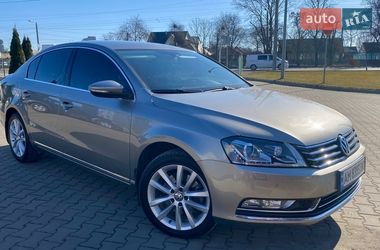 Седан Volkswagen Passat 2013 в Житомирі