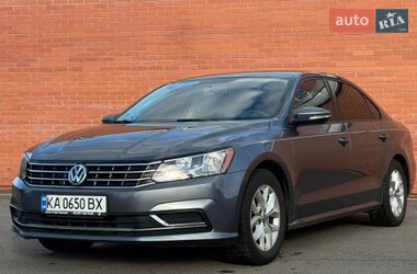Седан Volkswagen Passat 2017 в Киеве