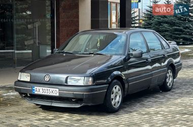 Седан Volkswagen Passat 1990 в Харкові