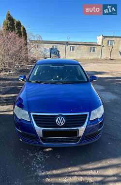 Седан Volkswagen Passat 2008 в Гайсину