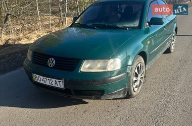 Седан Volkswagen Passat 1998 в Рокитном