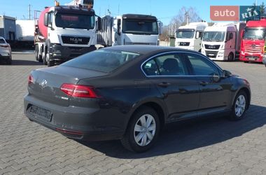 Седан Volkswagen Passat 2017 в Виннице
