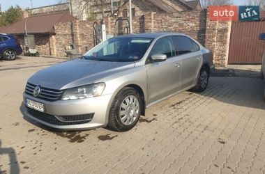 Седан Volkswagen Passat 2014 в Львові