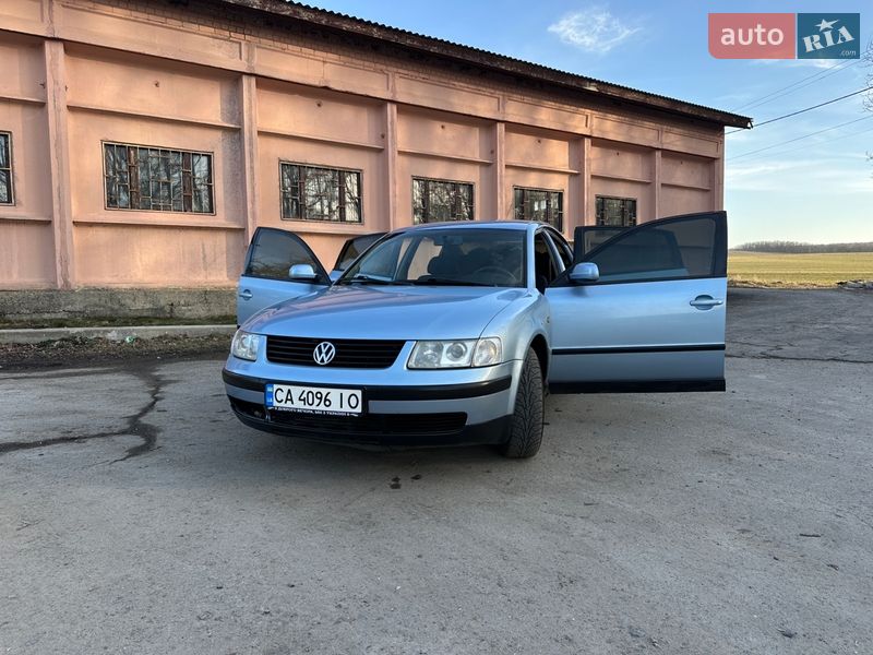 Седан Volkswagen Passat 1998 в Жашкове