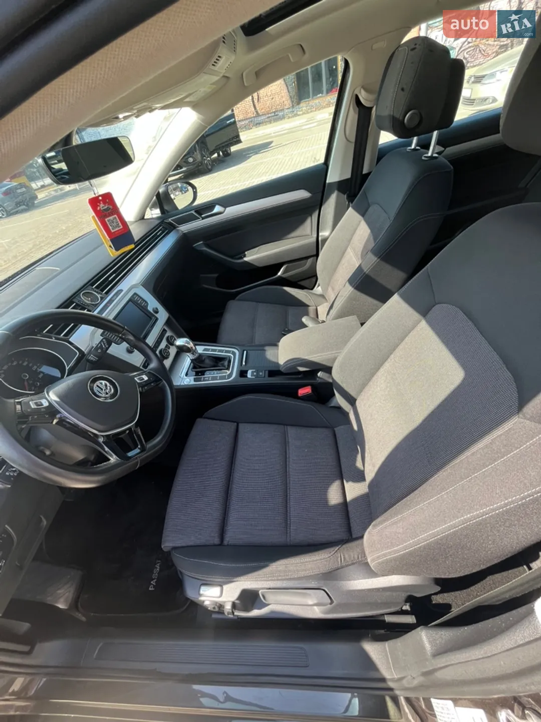 2017 Volkswagen Passat - мініатюра 24