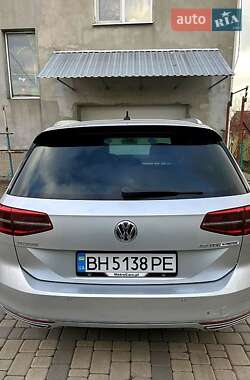 Универсал Volkswagen Passat 2016 в Одессе