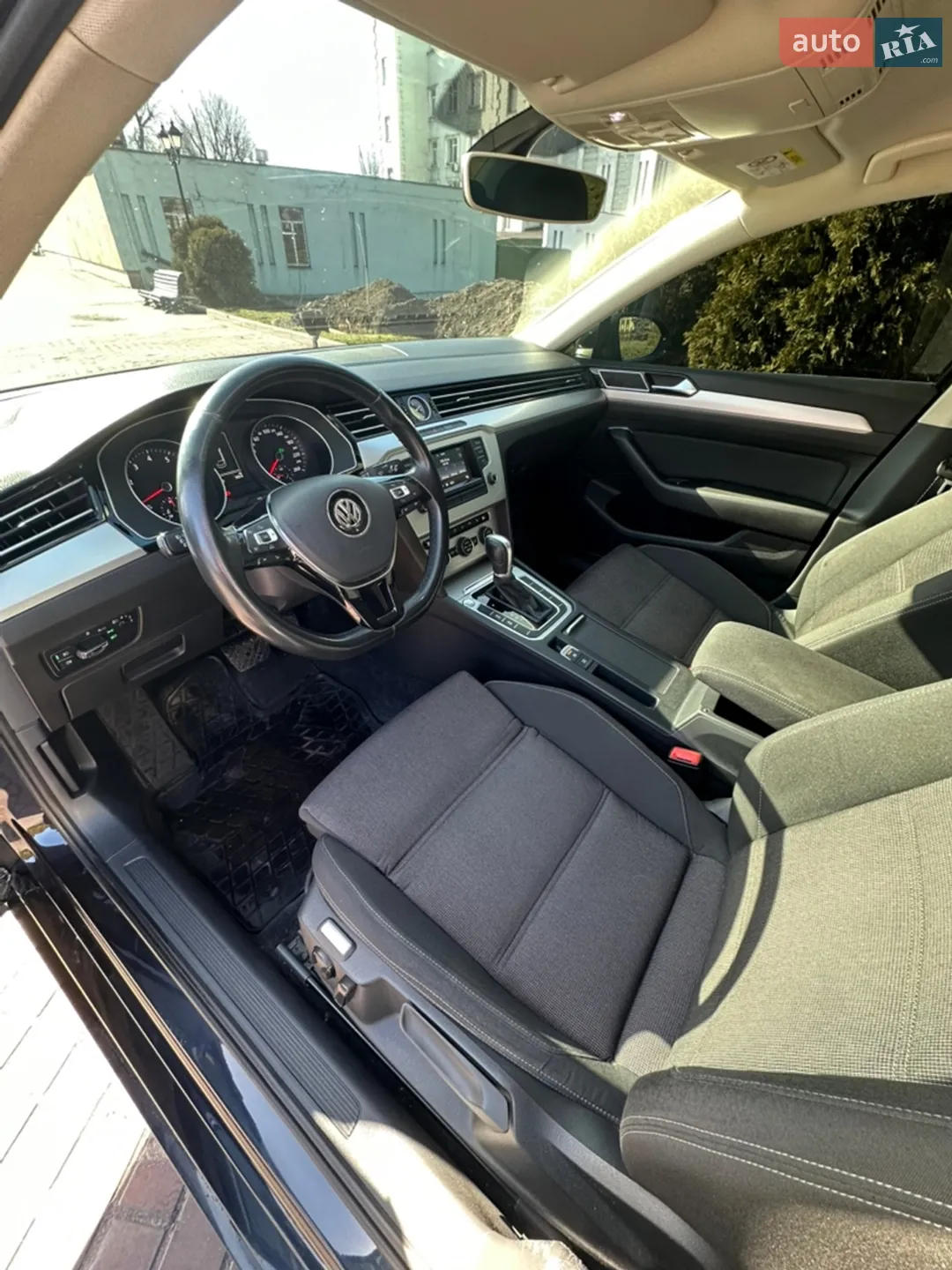 2015 Volkswagen Passat - мініатюра 18