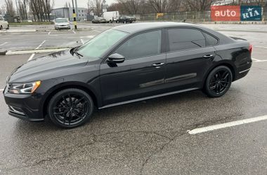 Седан Volkswagen Passat 2017 в Киеве