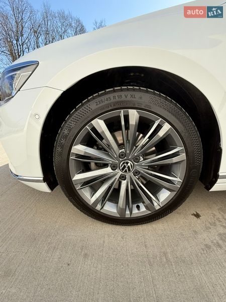 Универсал Volkswagen Passat 2022 в Луцке