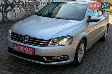 Седан Volkswagen Passat 2012 в Луцке